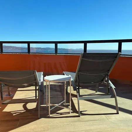 Desconectaengalicia Atico Miraflores Con Piscina En Саншеншо